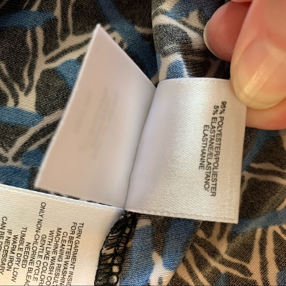 Anne Klein cute cold shoulder scoop neck top size Small - Picture 7 of 7